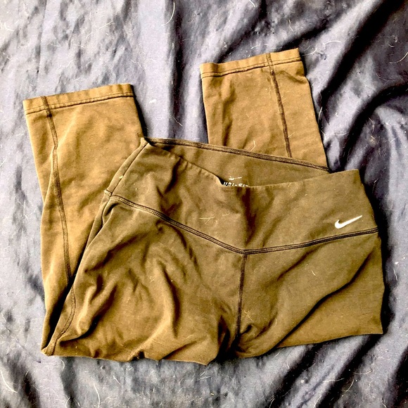 black Nike capris - Picture 1 of 1